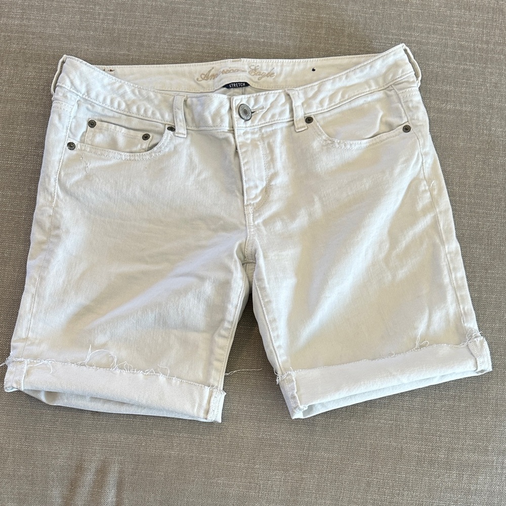American Eagle Outfitters Women's white Jean stretch Denim cutoff Bermuda Shorts